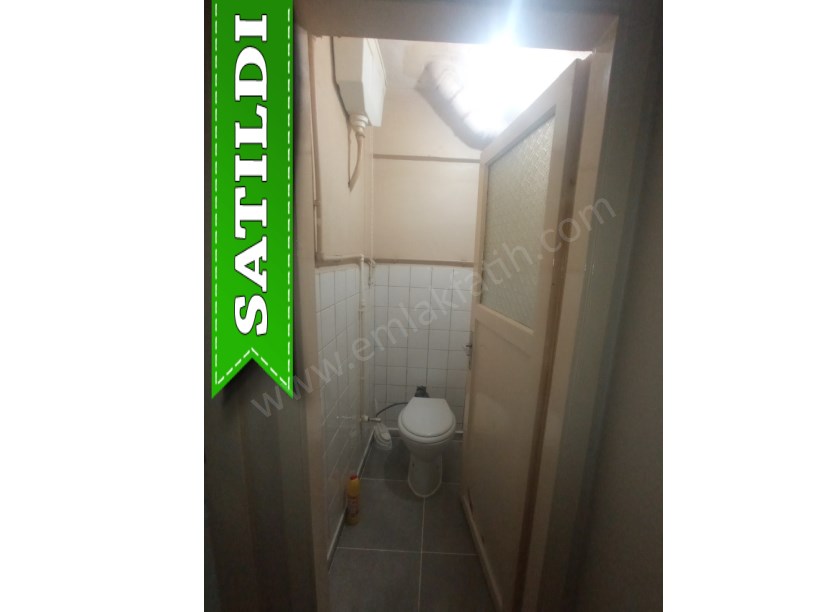 Kocamustafapaşa Mercan Balığı Sok. BOŞ Satılık Daire Masraflı Klimalı Balkonlu 2.KAT Daire