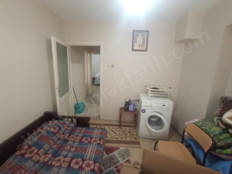 Kocamustafapaşa Mercan Balığı Sok. BOŞ Satılık Daire Masraflı Klimalı Balkonlu 2.KAT Daire