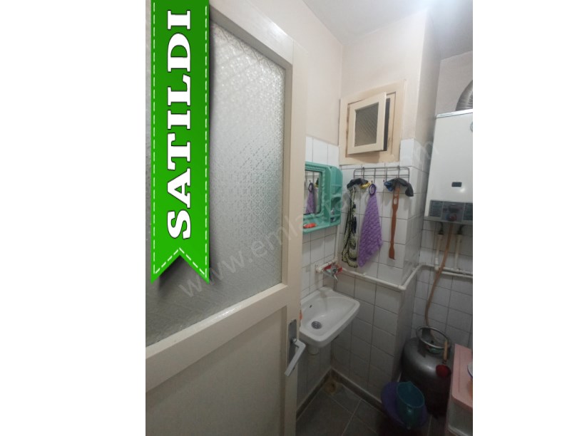 Kocamustafapaşa Mercan Balığı Sok. BOŞ Satılık Daire Masraflı Klimalı Balkonlu 2.KAT Daire