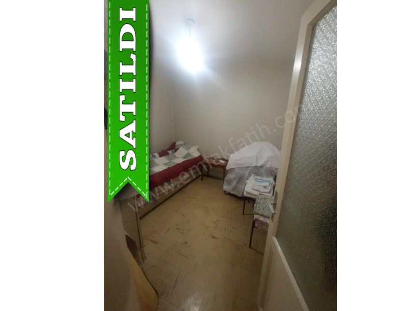 Kocamustafapaşa Mercan Balığı Sok. BOŞ Satılık Daire Masraflı Klimalı Balkonlu 2.KAT Daire