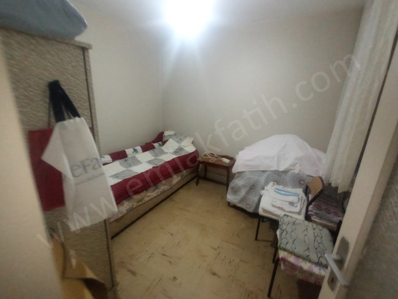 Kocamustafapaşa Mercan Balığı Sok. BOŞ Satılık Daire Masraflı Klimalı Balkonlu 2.KAT Daire
