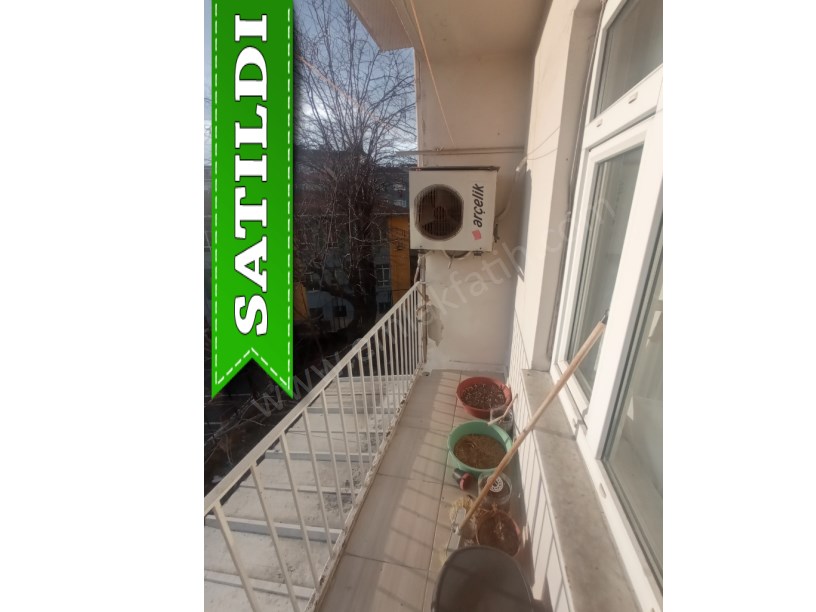 Kocamustafapaşa Mercan Balığı Sok. BOŞ Satılık Daire Masraflı Klimalı Balkonlu 2.KAT Daire