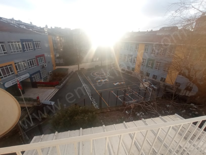 Kocamustafapaşa Mercan Balığı Sok. BOŞ Satılık Daire Masraflı Klimalı Balkonlu 2.KAT Daire