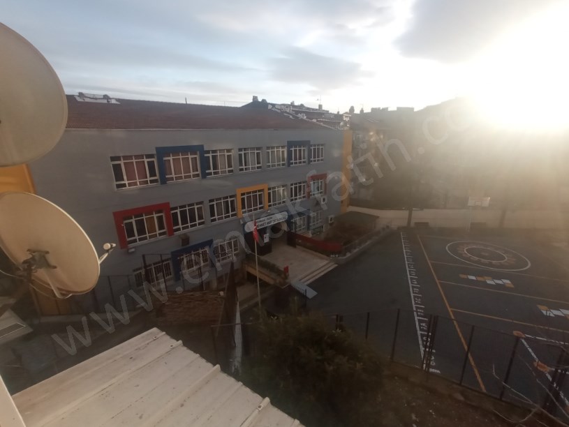 Kocamustafapaşa Mercan Balığı Sok. BOŞ Satılık Daire Masraflı Klimalı Balkonlu 2.KAT Daire