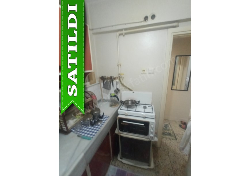 Kocamustafapaşa Mercan Balığı Sok. BOŞ Satılık Daire Masraflı Klimalı Balkonlu 2.KAT Daire