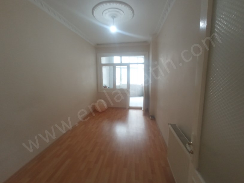 Kocamustafapaşa Kiralık Daire 2 Oda 1 Büyük Hol 1 Salon Full Yapılı Çift Balkonlu Temiz