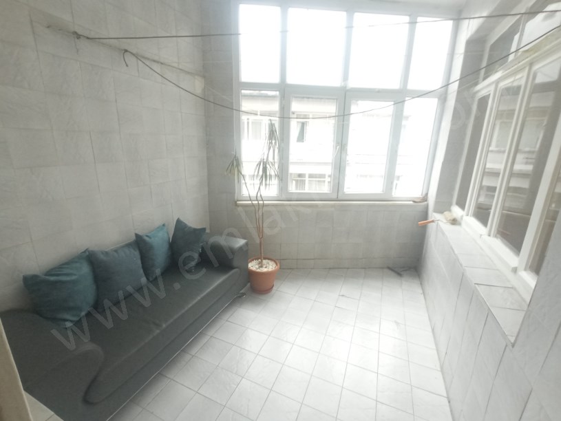Kocamustafapaşa Kiralık Daire 2 Oda 1 Büyük Hol 1 Salon Full Yapılı Çift Balkonlu Temiz