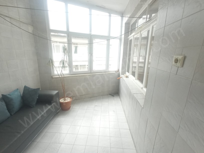 Kocamustafapaşa Kiralık Daire 2 Oda 1 Büyük Hol 1 Salon Full Yapılı Çift Balkonlu Temiz