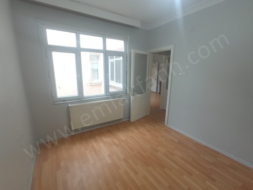 Kocamustafapaşa Kiralık Daire 2 Oda 1 Büyük Hol 1 Salon Full Yapılı Çift Balkonlu Temiz