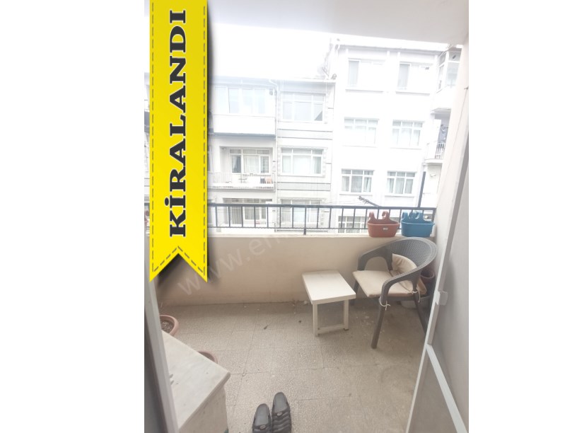 Kocamustafapaşa Kiralık Daire 2 Oda 1 Büyük Hol 1 Salon Full Yapılı Çift Balkonlu Temiz