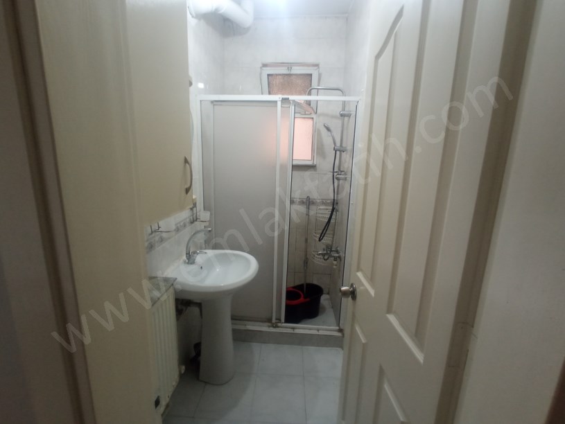 Kocamustafapaşa Kiralık Daire 2 Oda 1 Büyük Hol 1 Salon Full Yapılı Çift Balkonlu Temiz
