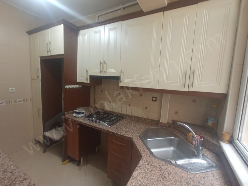 Kocamustafapaşa Kiralık Daire 2 Oda 1 Büyük Hol 1 Salon Full Yapılı Çift Balkonlu Temiz