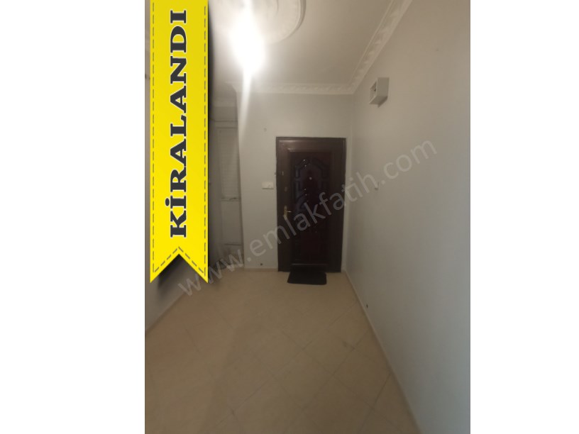 Kocamustafapaşa Kiralık Daire 2 Oda 1 Büyük Hol 1 Salon Full Yapılı Çift Balkonlu Temiz