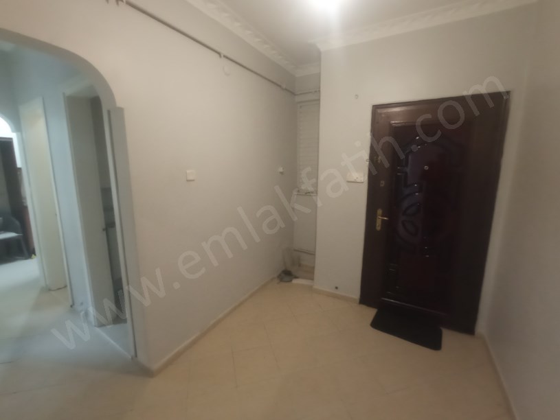 Kocamustafapaşa Kiralık Daire 2 Oda 1 Büyük Hol 1 Salon Full Yapılı Çift Balkonlu Temiz
