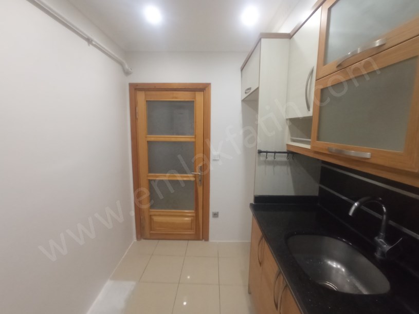 FATİH KİRALIK DAİRE KIZTAŞI 13 SENELİK GENÇ BİNADA 3+1 KOMBİLİ KLİMALI FULL YAPILI TERTEMİZ 
