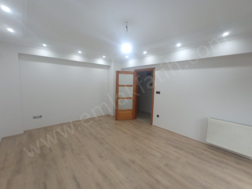 FATİH KİRALIK DAİRE KIZTAŞI 13 SENELİK GENÇ BİNADA 3+1 KOMBİLİ KLİMALI FULL YAPILI TERTEMİZ 