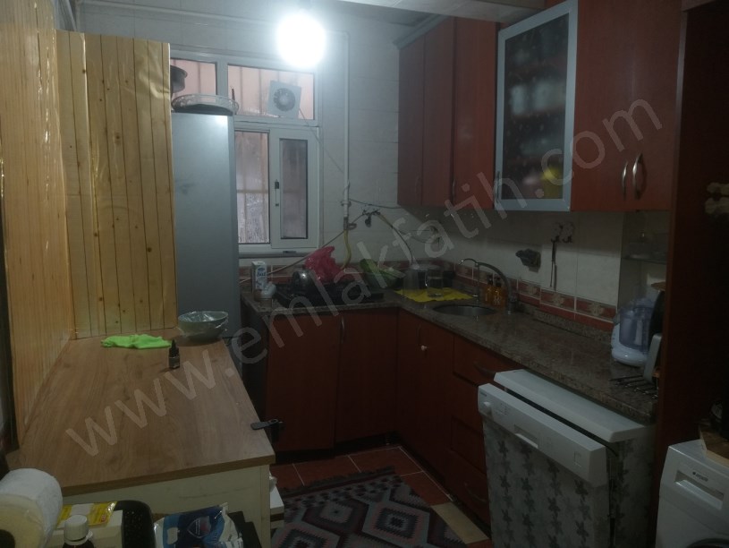 Kocamustafapaşa Sarraf Tahsin Sok. Satılık Daire 20 m² Balkonlu 1.KAT Kiracılı Daire