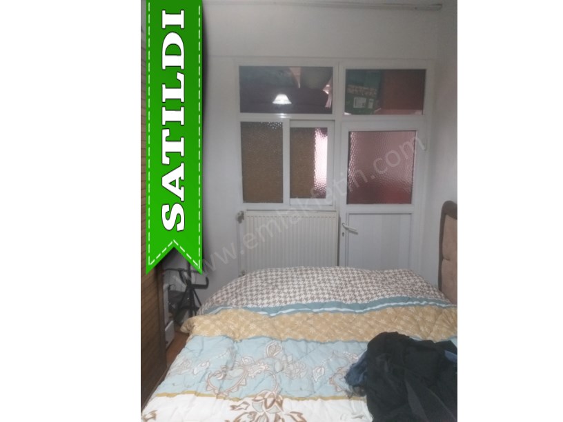 Kocamustafapaşa Sarraf Tahsin Sok. Satılık Daire 20 m² Balkonlu 1.KAT Kiracılı Daire