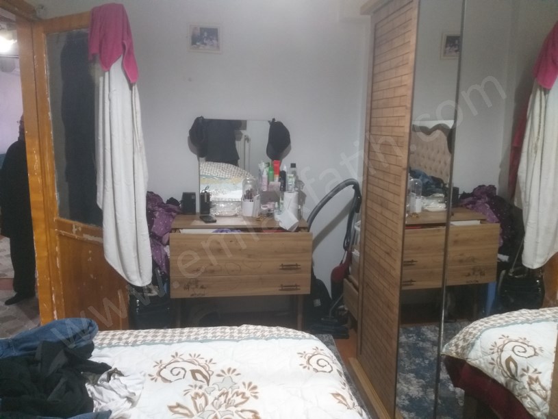 Kocamustafapaşa Sarraf Tahsin Sok. Satılık Daire 20 m² Balkonlu 1.KAT Kiracılı Daire