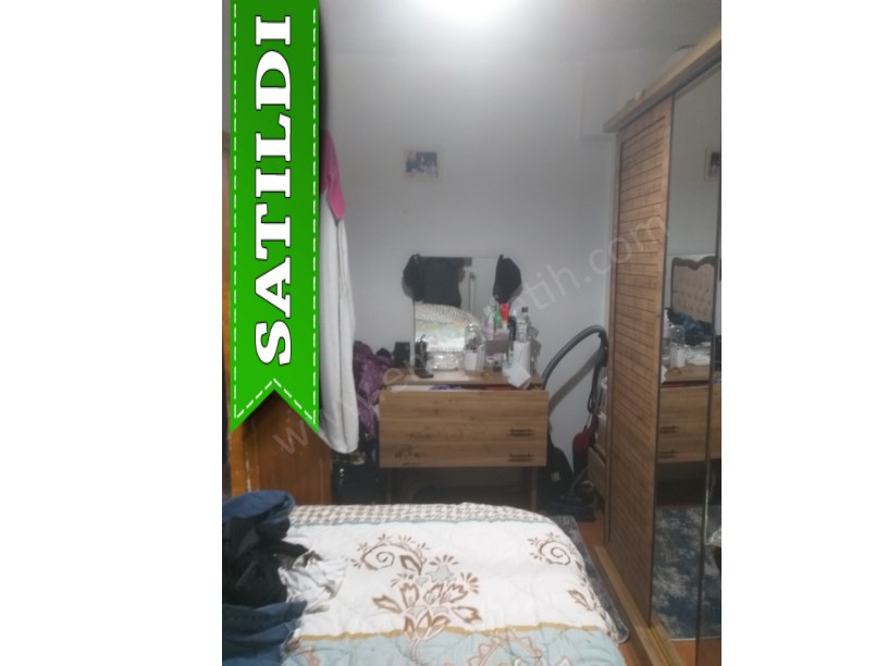 Kocamustafapaşa Sarraf Tahsin Sok. Satılık Daire 20 m² Balkonlu 1.KAT Kiracılı Daire