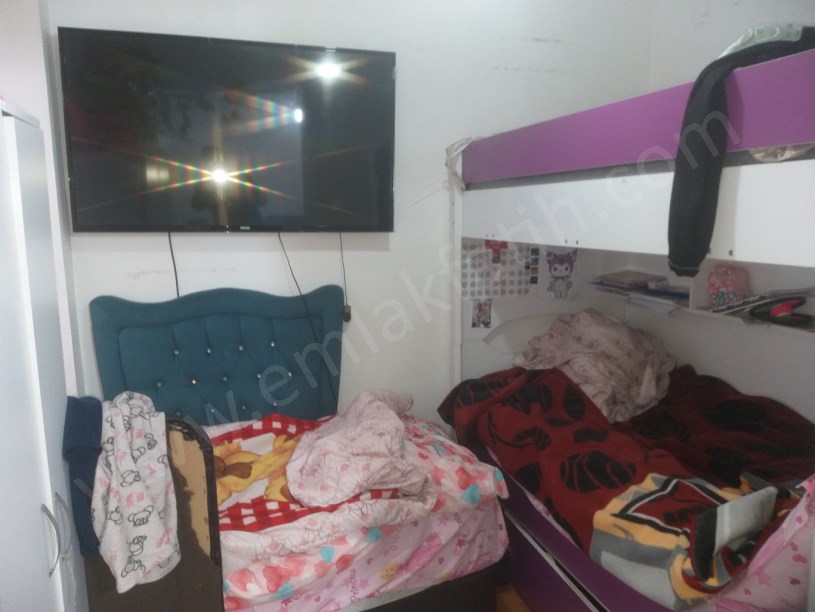Kocamustafapaşa Sarraf Tahsin Sok. Satılık Daire 20 m² Balkonlu 1.KAT Kiracılı Daire