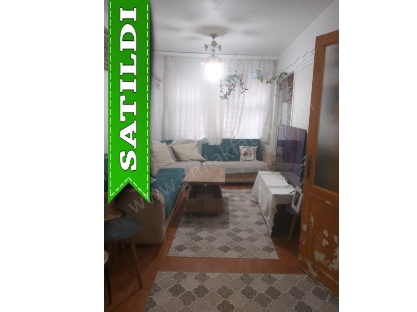 Kocamustafapaşa Sarraf Tahsin Sok. Satılık Daire 20 m² Balkonlu 1.KAT Kiracılı Daire