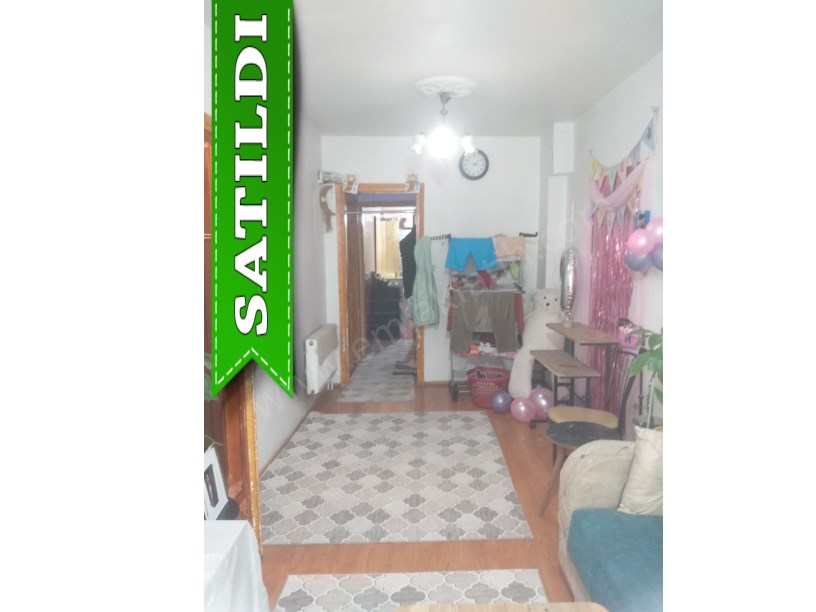 Kocamustafapaşa Sarraf Tahsin Sok. Satılık Daire 20 m² Balkonlu 1.KAT Kiracılı Daire