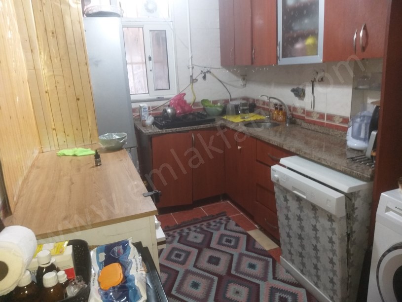 Kocamustafapaşa Sarraf Tahsin Sok. Satılık Daire 20 m² Balkonlu 1.KAT Kiracılı Daire