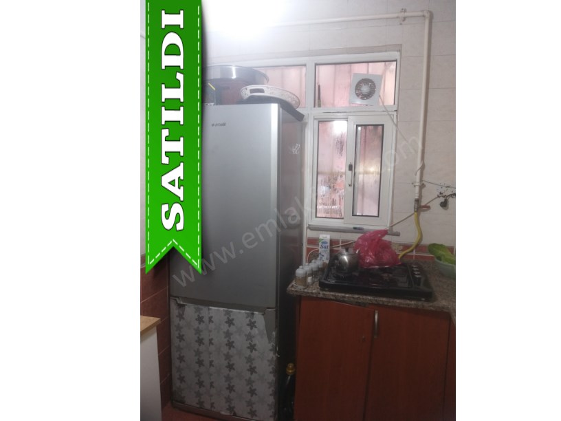 Kocamustafapaşa Sarraf Tahsin Sok. Satılık Daire 20 m² Balkonlu 1.KAT Kiracılı Daire