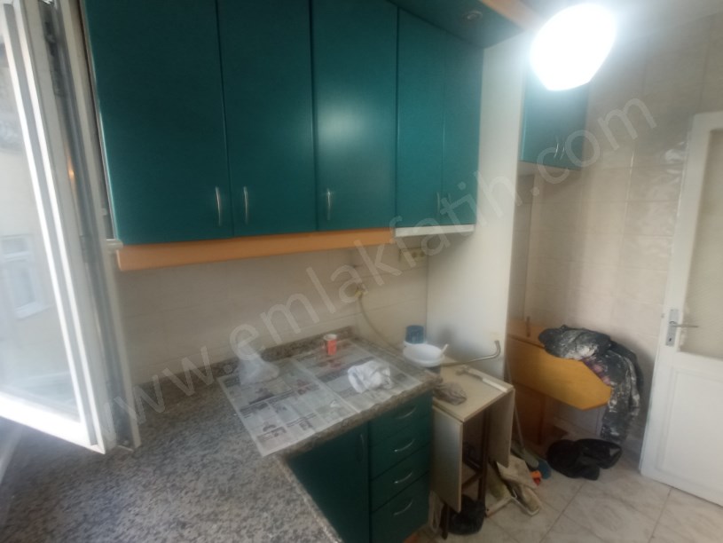 KOCAMUSTAFAPAŞA KİRALIK DAİRE 2+1+HOL YÜKSEK GİRİŞ KOMBİLİ MEMURA MEMUR AİLESİNE