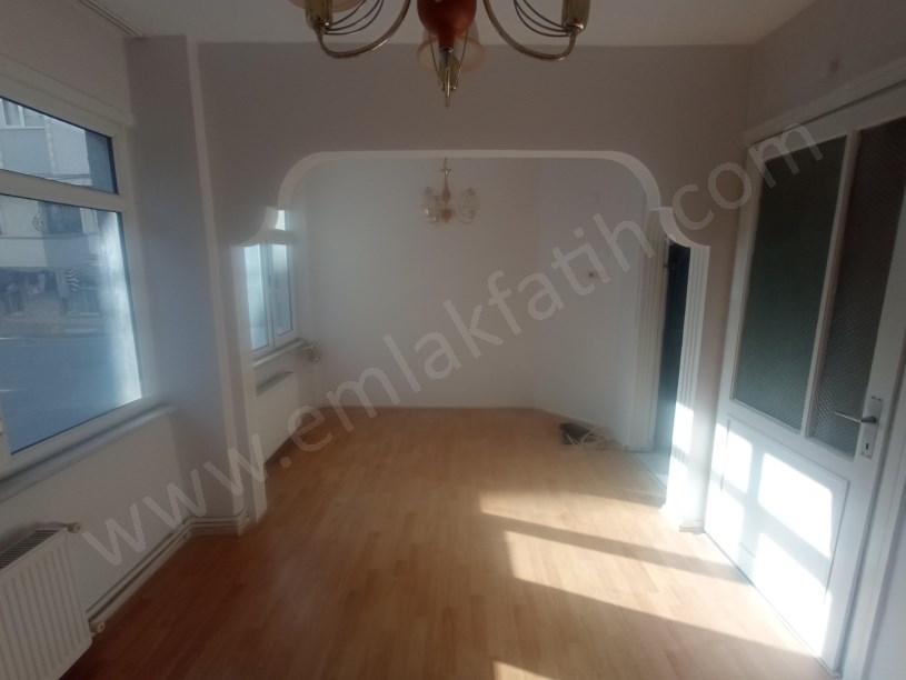 KOCAMUSTAFAPAŞA KİRALIK DAİRE 2+1+HOL YÜKSEK GİRİŞ KOMBİLİ MEMURA MEMUR AİLESİNE