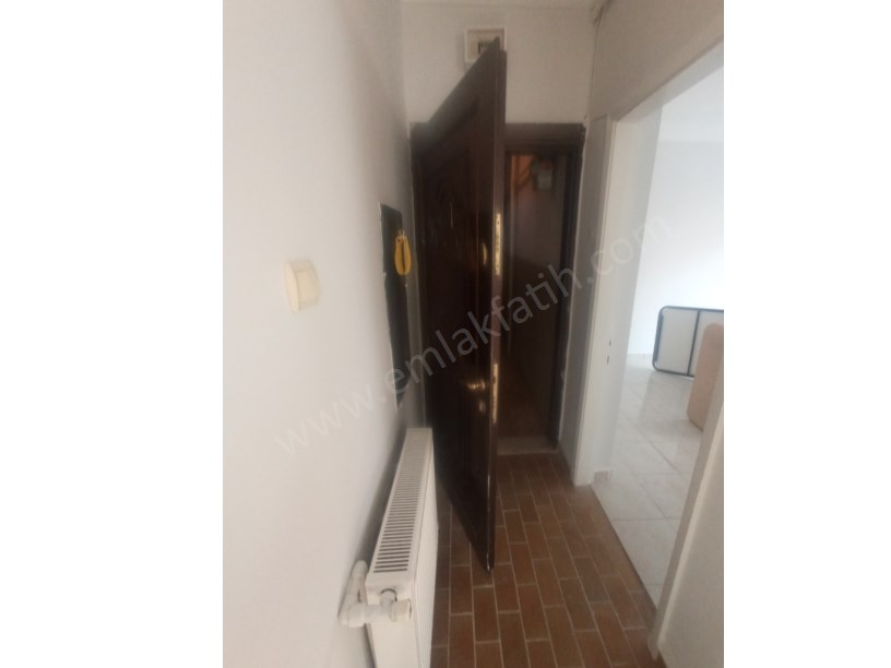 KOCAMUSTAFAPAŞA KİRALIK DAİRE 2+1 1.KAT KOMBİLİ KÖŞE BİNADA