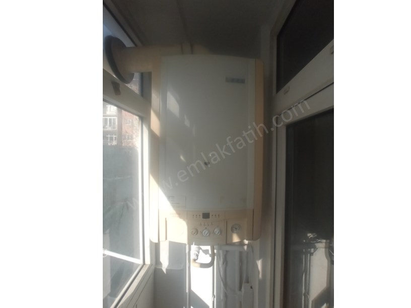 KOCAMUSTAFAPAŞA KİRALIK DAİRE 2+1 1.KAT KOMBİLİ KÖŞE BİNADA