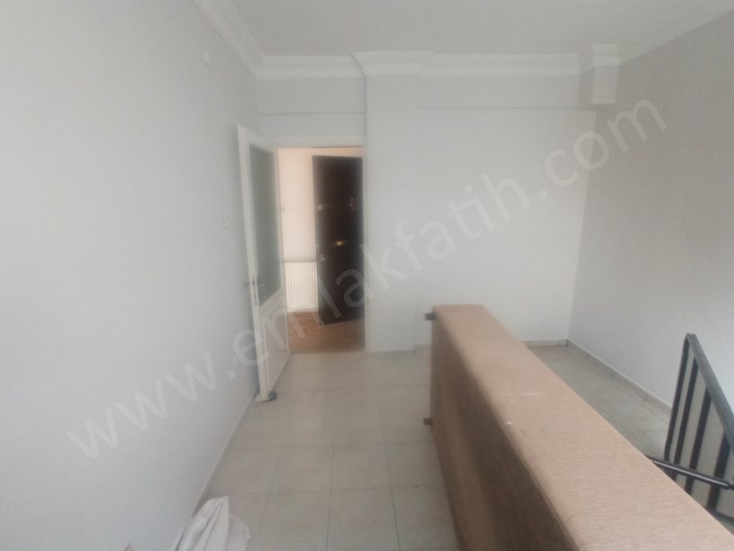 KOCAMUSTAFAPAŞA KİRALIK DAİRE 2+1 1.KAT KOMBİLİ KÖŞE BİNADA