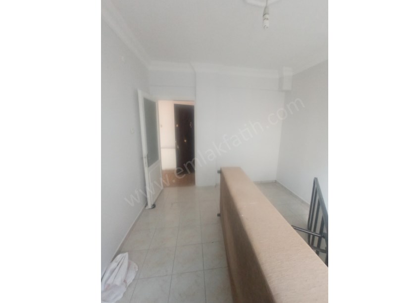 KOCAMUSTAFAPAŞA KİRALIK DAİRE 2+1 1.KAT KOMBİLİ KÖŞE BİNADA