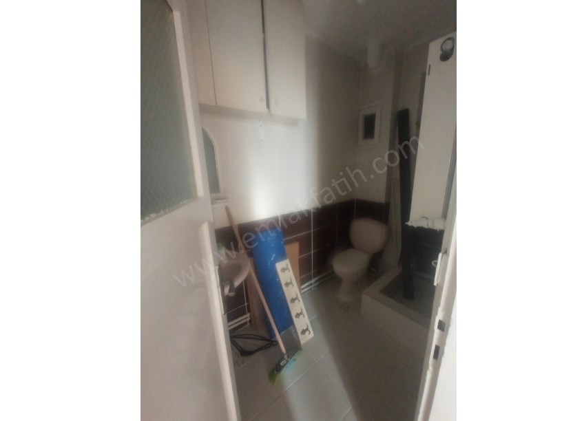 KOCAMUSTAFAPAŞA KİRALIK DAİRE 2+1 1.KAT KOMBİLİ KÖŞE BİNADA