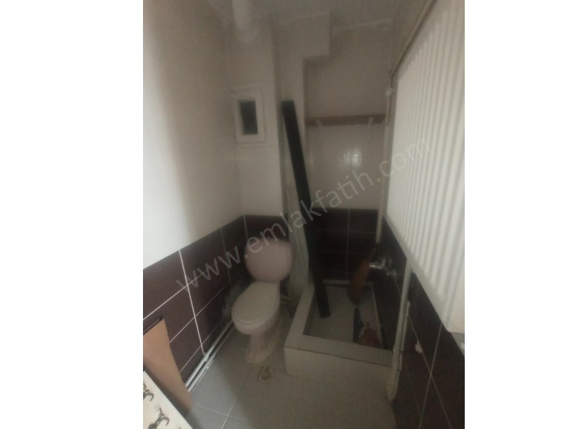 KOCAMUSTAFAPAŞA KİRALIK DAİRE 2+1 1.KAT KOMBİLİ KÖŞE BİNADA
