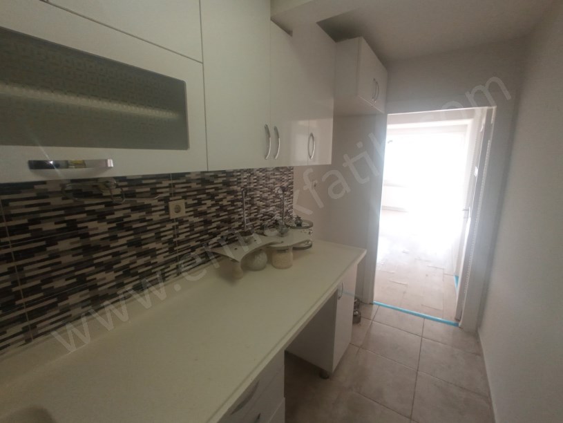 ( MEMURA ) KOCAMUSTAFAPAŞA KİRALIK DAİRE 2+1 3.KAT  ( ESKİ PORTFÖY )