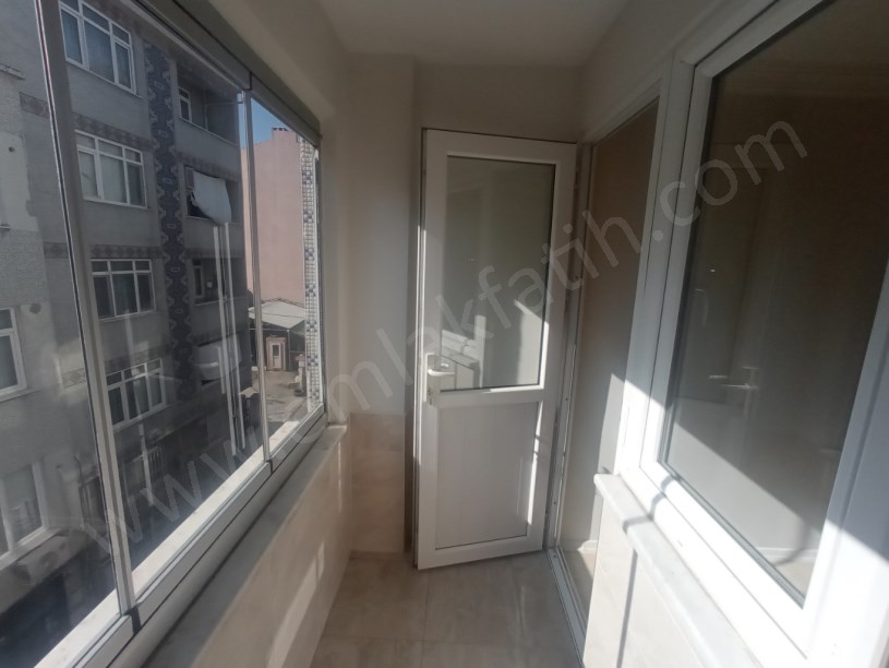 ( MEMURA ) KOCAMUSTAFAPAŞA KİRALIK DAİRE 2+1 3.KAT  ( ESKİ PORTFÖY )