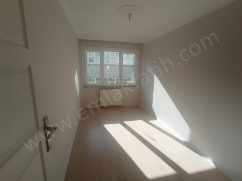 ( MEMURA ) KOCAMUSTAFAPAŞA KİRALIK DAİRE 2+1 3.KAT  ( ESKİ PORTFÖY )