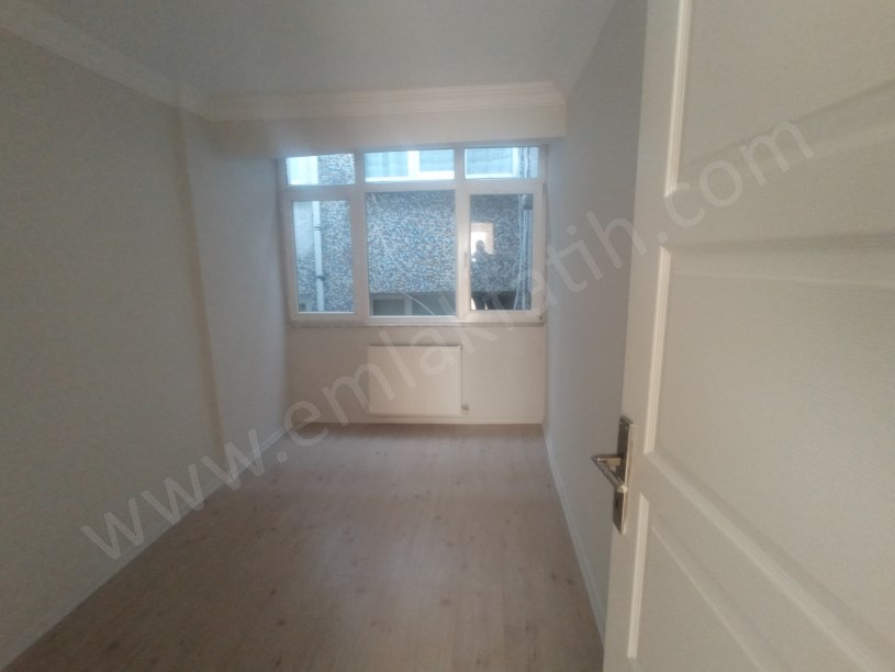 ( MEMURA ) KOCAMUSTAFAPAŞA KİRALIK DAİRE 2+1 3.KAT  ( ESKİ PORTFÖY )