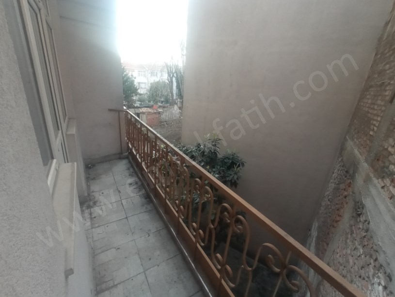 Mevlanakapı Mah. 2+1+Hol 95 m² Kombili 1.Kat  ( ESKİ PORTFÖY )