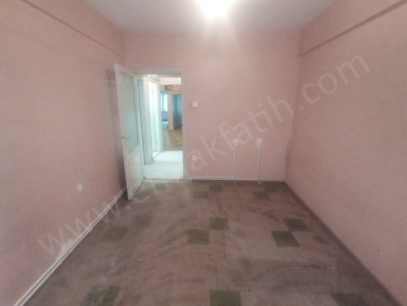 Mevlanakapı Mah. 2+1+Hol 95 m² Kombili 1.Kat  ( ESKİ PORTFÖY )