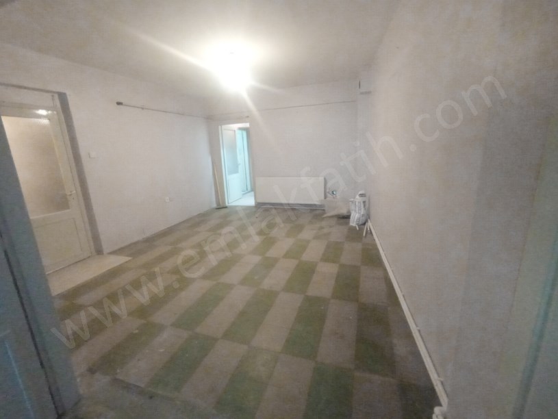 Mevlanakapı Mah. 2+1+Hol 95 m² Kombili 1.Kat  ( ESKİ PORTFÖY )