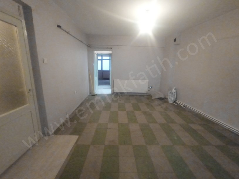 Mevlanakapı Mah. 2+1+Hol 95 m² Kombili 1.Kat  ( ESKİ PORTFÖY )