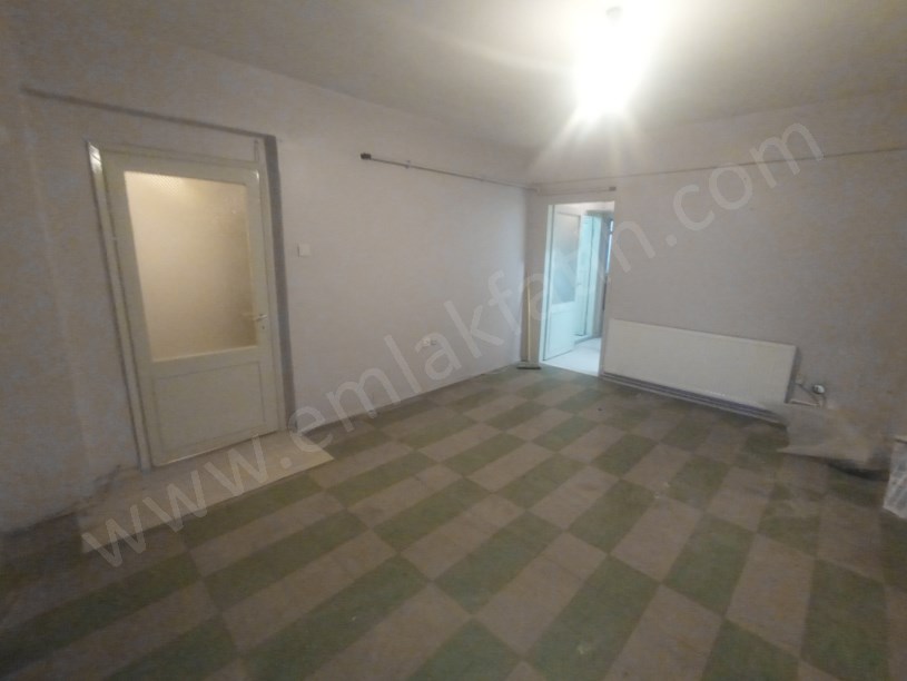 Mevlanakapı Mah. 2+1+Hol 95 m² Kombili 1.Kat  ( ESKİ PORTFÖY )
