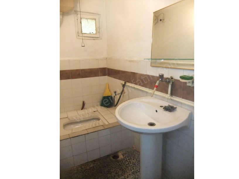 Kocamustafapaşa Merkezde 85m2 Kiraklık Dükkan  Atölye  Depo
