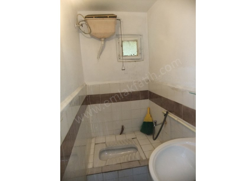 Kocamustafapaşa Merkezde 85m2 Kiraklık Dükkan  Atölye  Depo