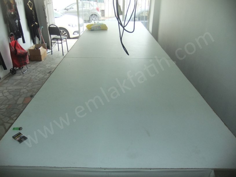 Kocamustafapaşa Merkezde 85m2 Satılık Dükkan  Atölye  Depo
