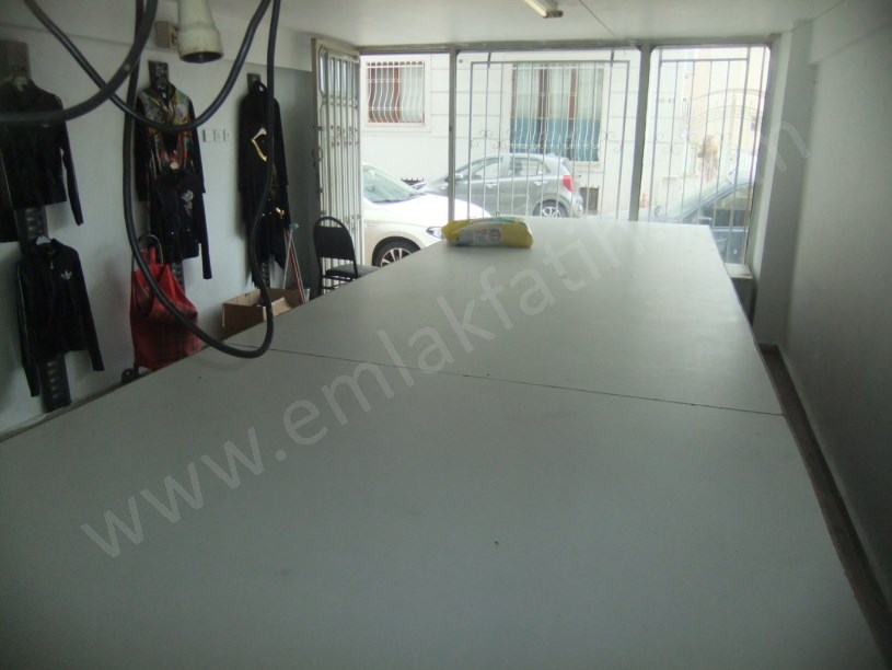 Kocamustafapaşa Merkezde 85m2 Satılık Dükkan  Atölye  Depo
